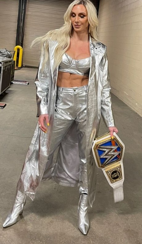 Charlotte Flair freie schöne galerien