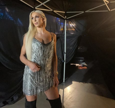 Charlotte Flair nackt xxx galerie