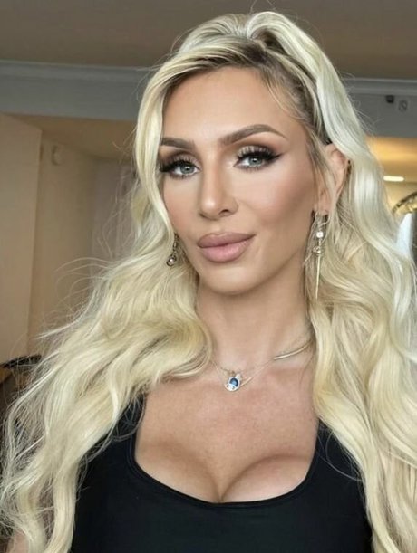 Charlotte Flair schöne bild