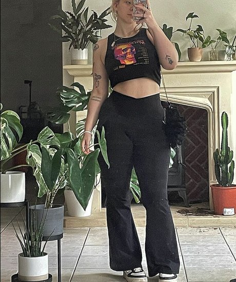 Isabella Dorta kunst erotische galerien