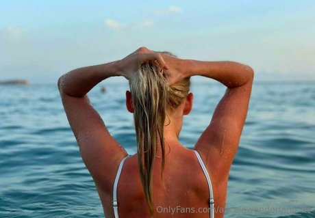 aliceinwonderland xo nackt hd fotos