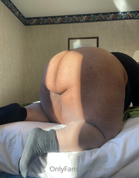 cherrykoolaid model top foto