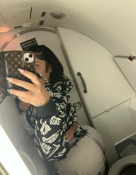 thundafans model sexy bilder