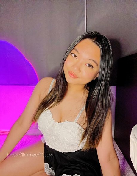 teen brille onlyfans sexy nacktheit bild