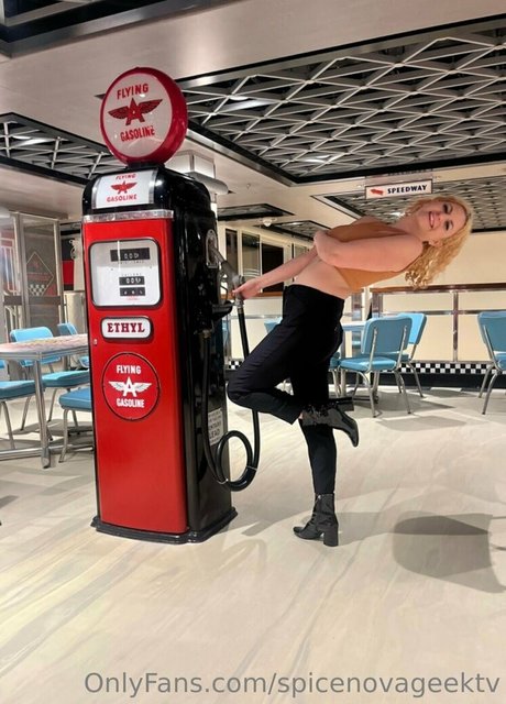 spicenovageektv erotische fotos