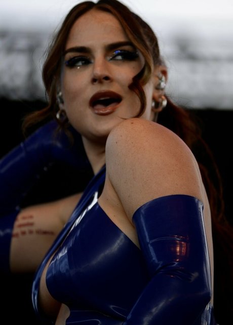 asiatische männliche onlyfans kostenlose heiße foto