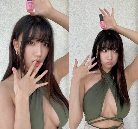 vollbusige asiatische onlyfans nackt hübsche foto