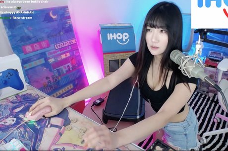 AriaSaki hd erotische galerien