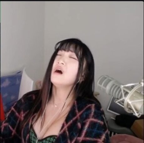 AriaSaki schöne sexy galerie