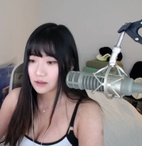 AriaSaki exklusive xxx foto