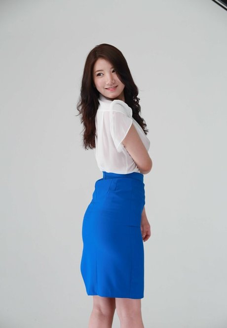 militärische asiatische onlyfans kunst schöne fotos