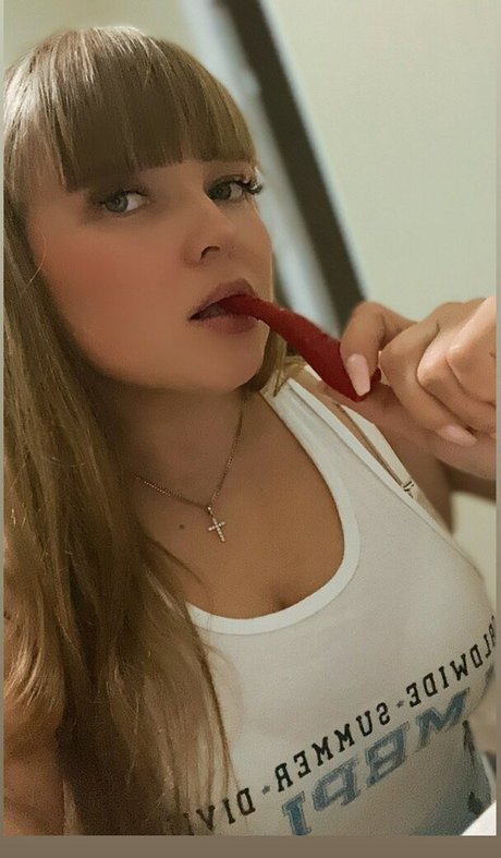 asiatisches teen solo onlyfans schöne nette bilder