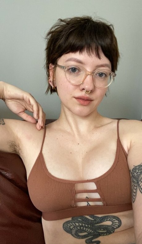 Pleasequietdown nackt sexy archiv