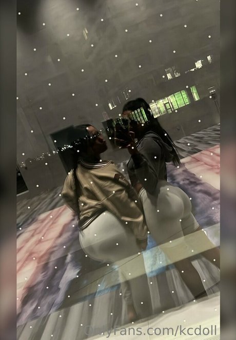 KCdoll top sex fotos