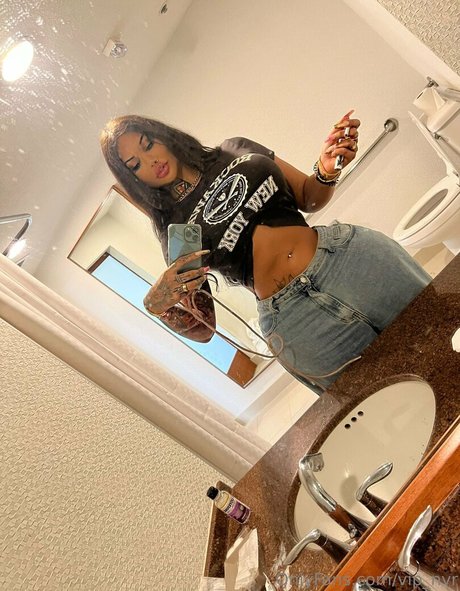 sportliche blonde onlyfans porno xxx bild