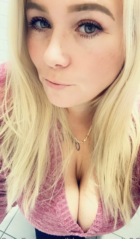 blondebrandy269 model top foto