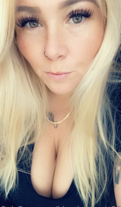 blondebrandy269 hd nackt bild