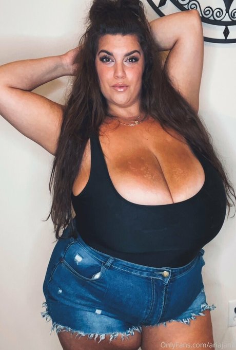 ariajane erwachsene akt fotos