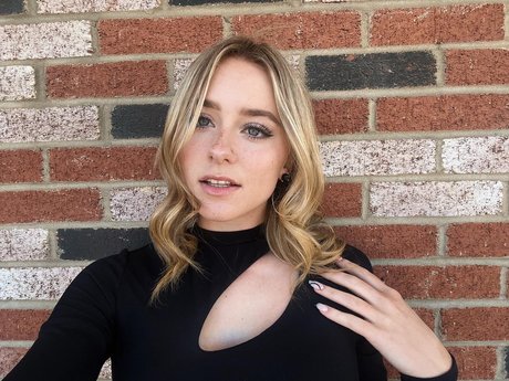 männliche promi-onlyfans freie akt galerie