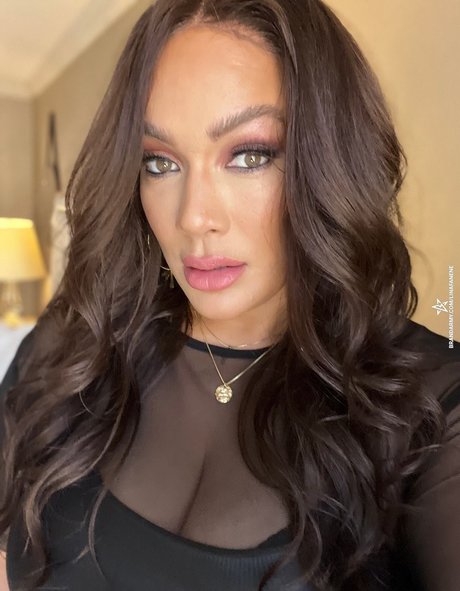 Nia Jax porno beste galerie