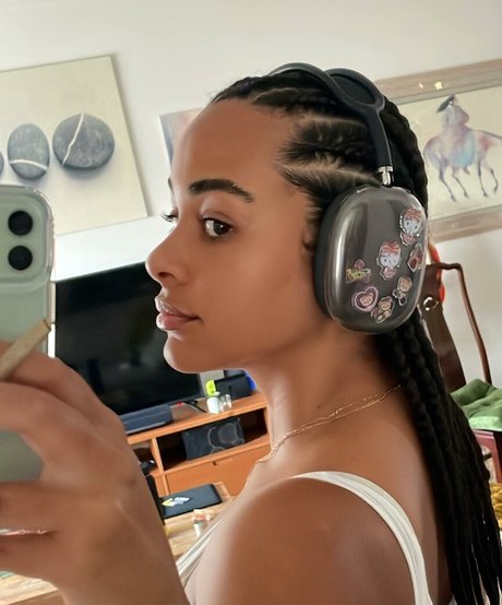 Raina Morris erwachsene nacktheit bilder