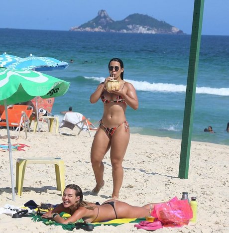 titten lutschen onlyfans heiße erwachsene foto