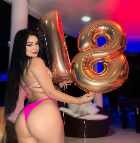 Bella Angel Dezoitou freie sex bild