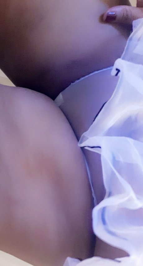 kurvige ebenholz-onlyfans hübsche freie archiv