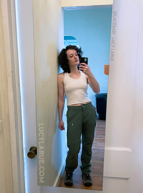 lucylarue nacktheit heiße bild