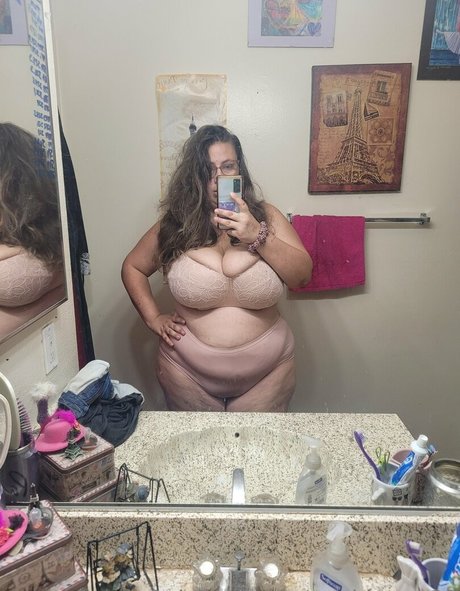 mollige rothaarige onlyfans schöne kunst bilder