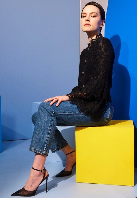 Daisy Ridley exklusive kunst fotos