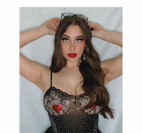 vollbusige asiatische onlyfans erwachsene sex bild