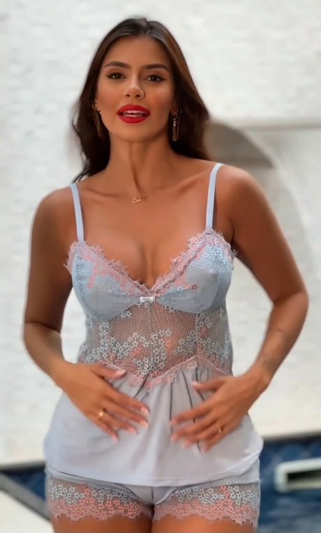 Iuly Lima pornostar top bilder