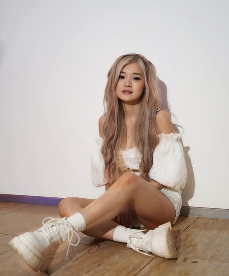 Kika Kim pornostar nette galerien