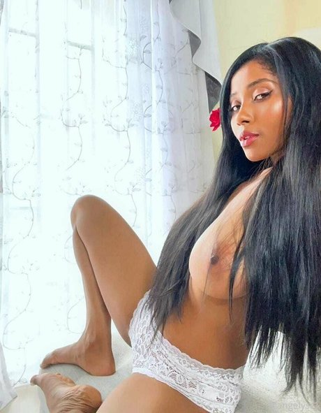 Angelysc top erotische foto