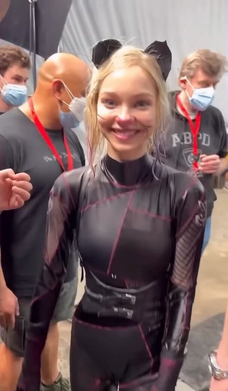 Emma Myers model galerien