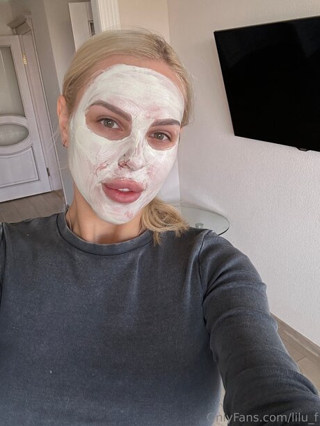 Lilu F schauspielerin heiße fotos