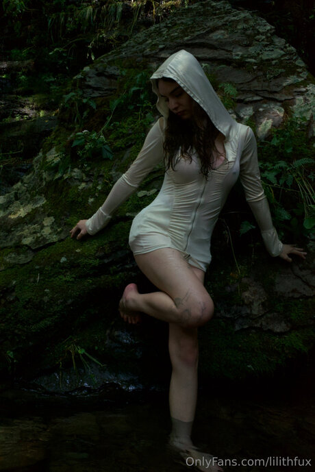 Lilithfux nackt kunst archiv