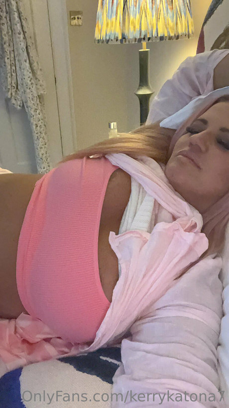 Kerry Katona schöne sexy fotos