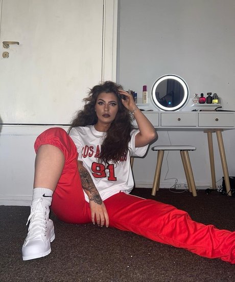 shemale-onlyfans heiße erwachsene bild