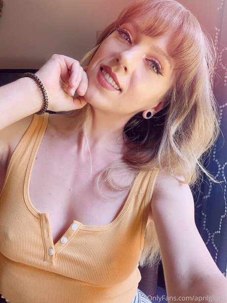 April Gloria heiße nackt fotos