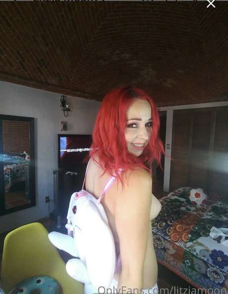 Litzia Moon erotische akt foto