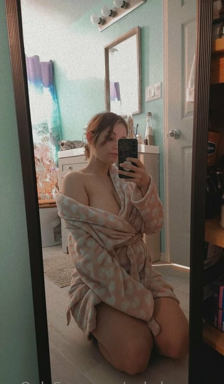 Midnight Vulpi hd nackt bild