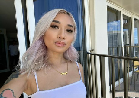 Avery black kostenlose sexy bild