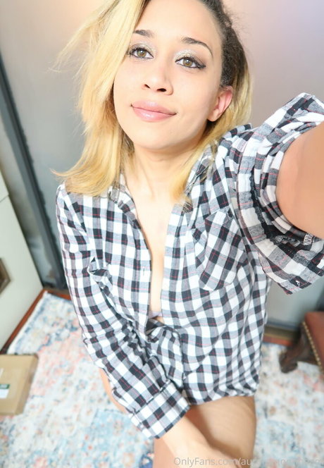 Aurora Jolie schauspielerin nackte bilder