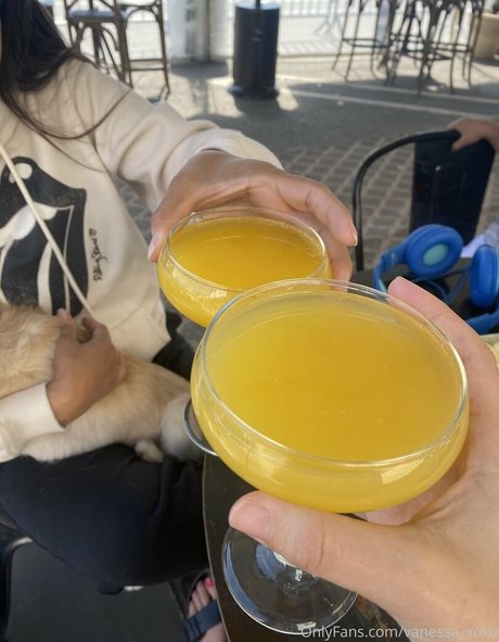 pool-dreier onlyfans perfekte nackten bild