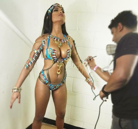 Sinead Xia schöne galerie