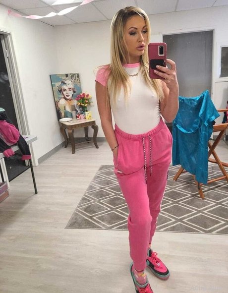 Adira Allure exklusive pornografische fotos