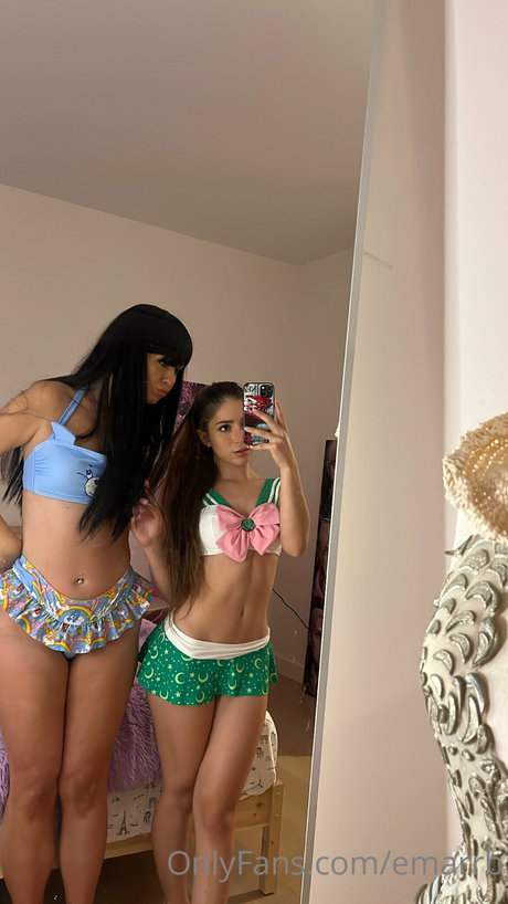 Emarr B nacktheit beste fotos