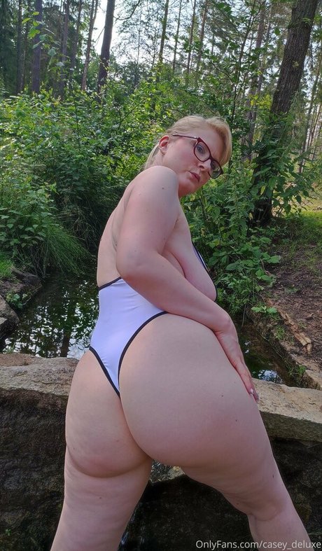 Casey Deluxe top pornografische foto